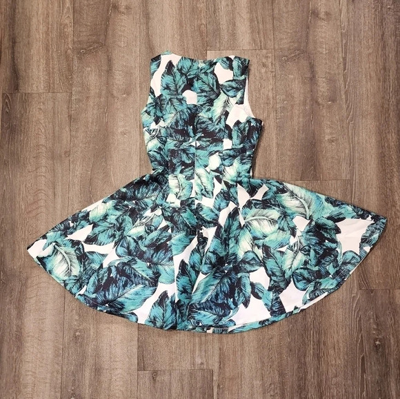 Lulu's Leaf It to Chance Green Fit and Flare Dress - Picture 6 of 7